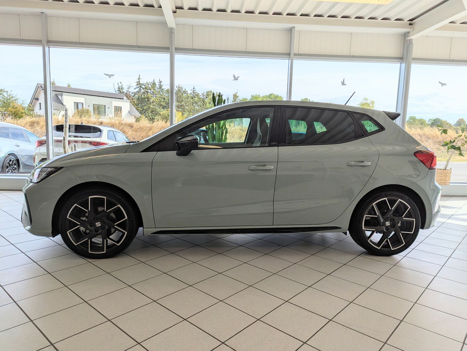 Fahrzeugabbildung SEAT Ibiza 1.5 TSI FR Black Edition Pano ACC Cam 18"