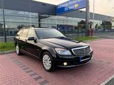 Mercedes-Benz C 220 CDI T BlueEFFICIENCY ELEGANCE ELEGANCE - Mercedes-Benz C 220: Cdi Elegance
