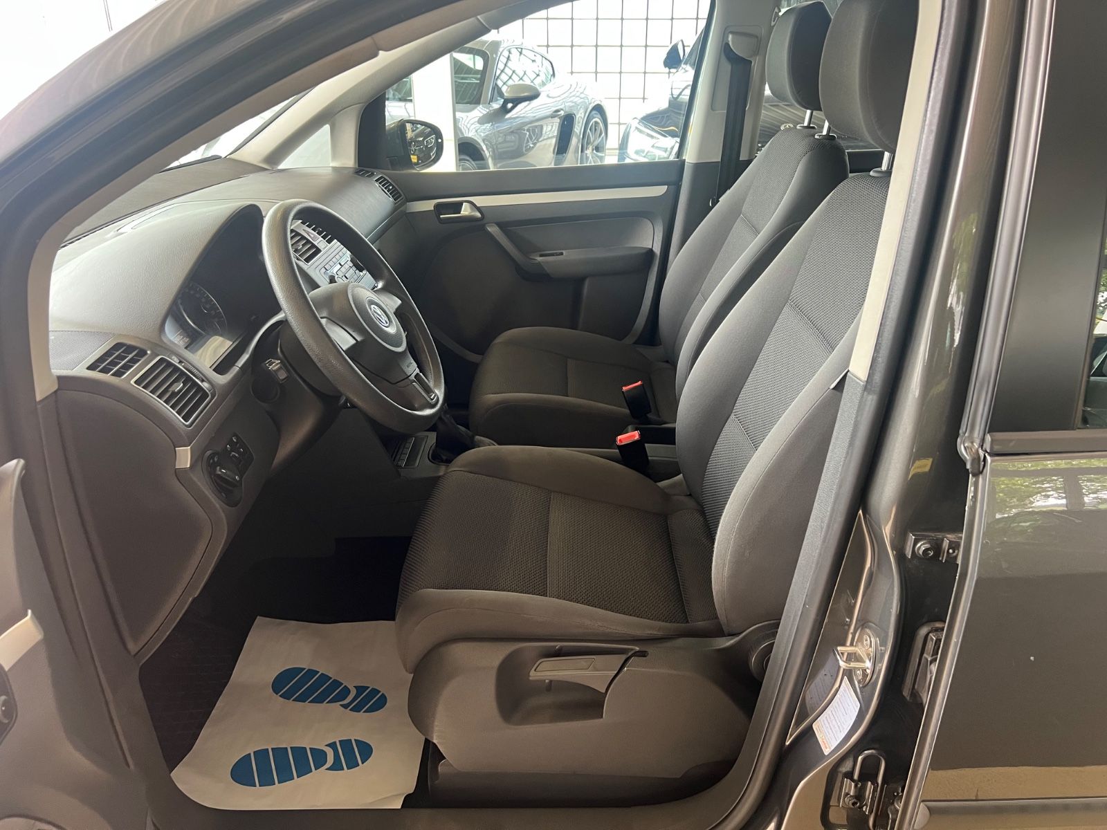 Fahrzeugabbildung Volkswagen Touran 1.6 TDI * 7.SITZER * SITZHEIZUNG *