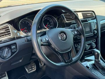Volkswagen Golf - 6