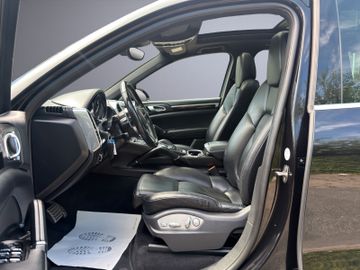 Porsche Cayenne - 9