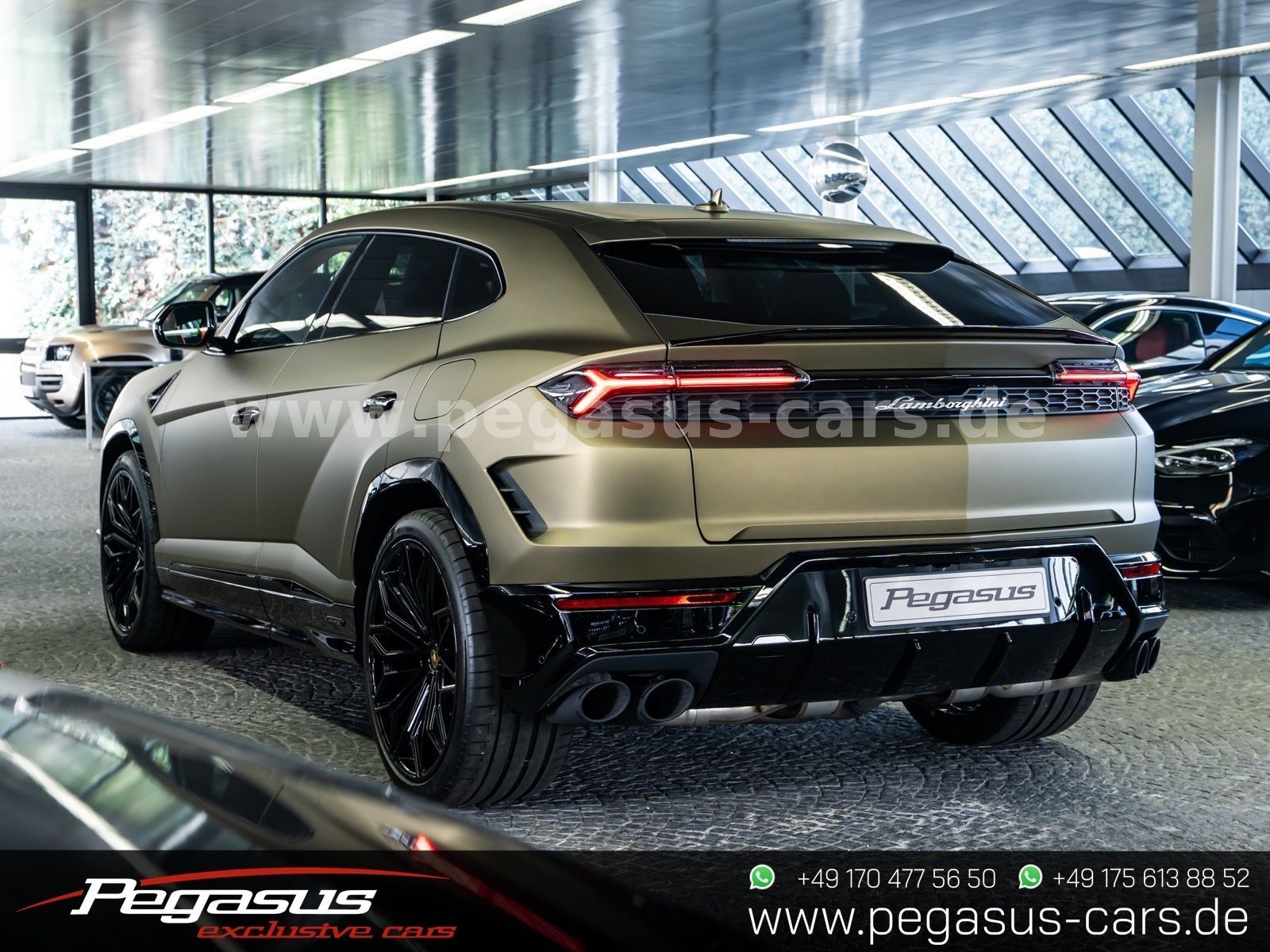 LAMBORGHINI Urus - 8