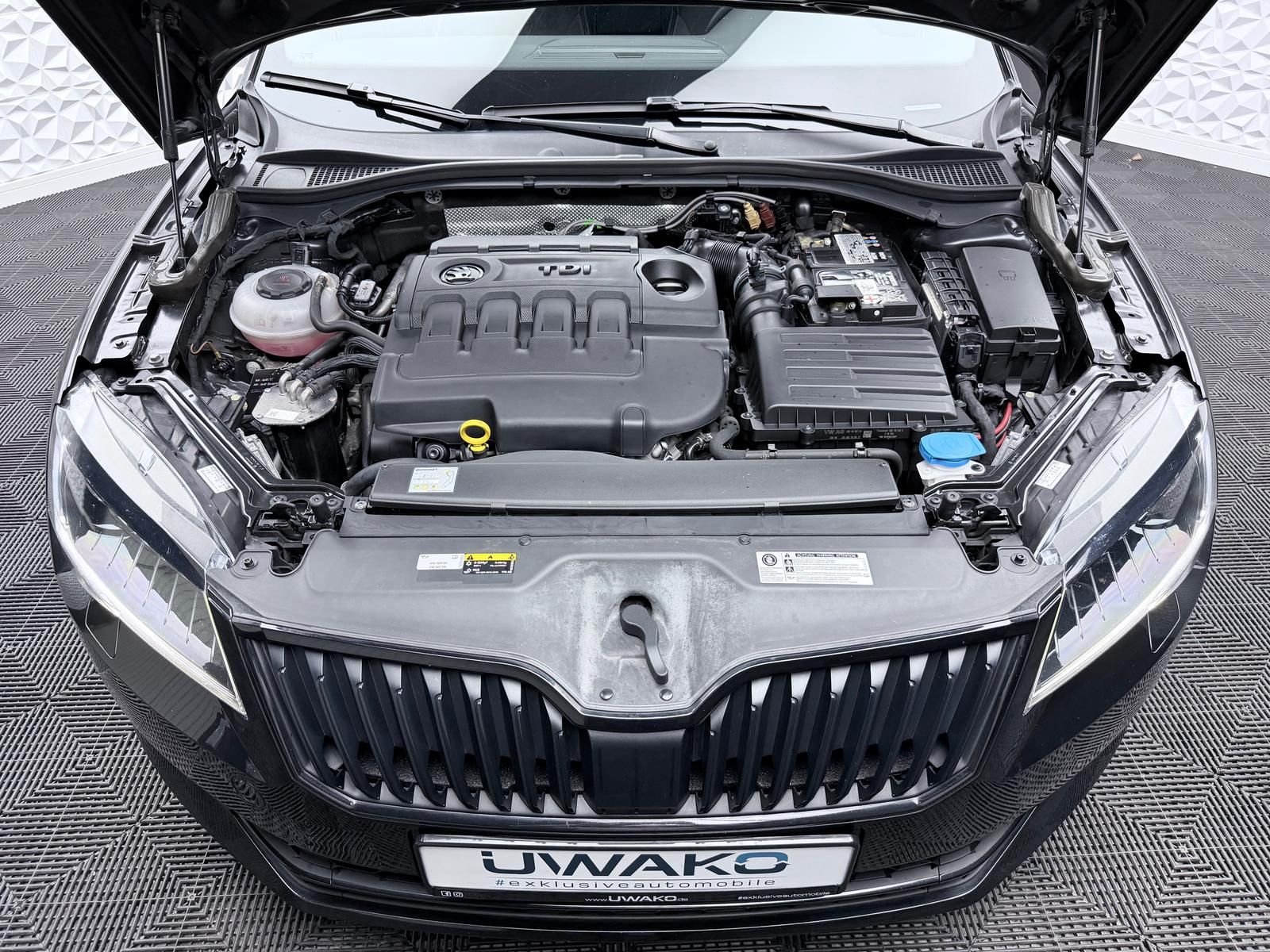 Fahrzeugabbildung SKODA SPORTLINE 2.0 TDI/VIRTUAL/R-CAM/LED/ACC/DCC/DAB+