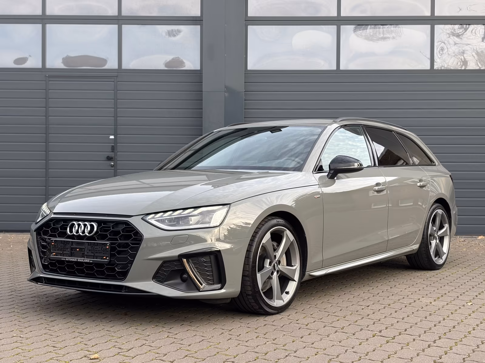 Audi A4 40 TDI*DSG*S line*AHK*Matrix*Teilleder*DAB