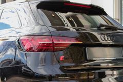 AUDI RS4 Avant quattro/ RS DYNAMIK/ PANO / RS ABGAS AUDI RS4 Avant quattro/ RS DYNAMIK/ PANO / RS ABGAS