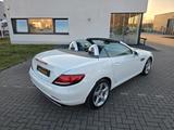 Mercedes-Benz SLC 300 Roadster MEMORY,NAVI,SCHECKHEFT GEPFLEGT - weiße Mercedes-Benz SLC-Klasse