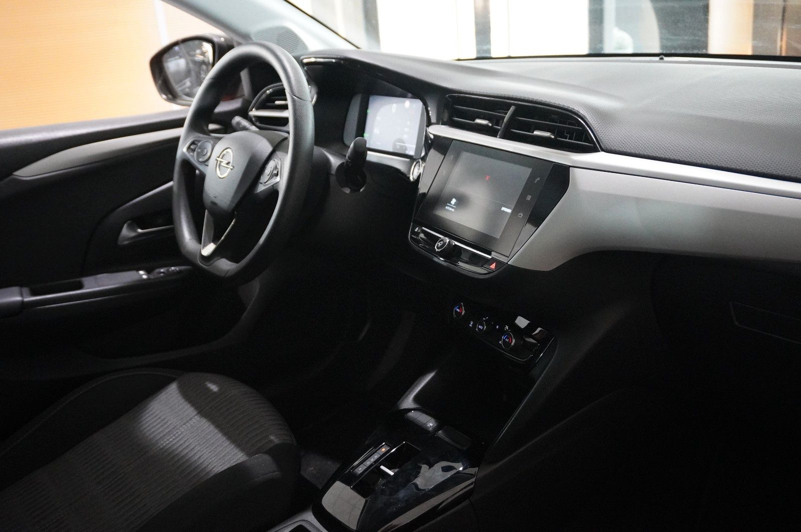 Fahrzeugabbildung Opel Corsa-e F EDITION 7KW NAVI/VIRT/TEMP/DAB/WÄRMEP.