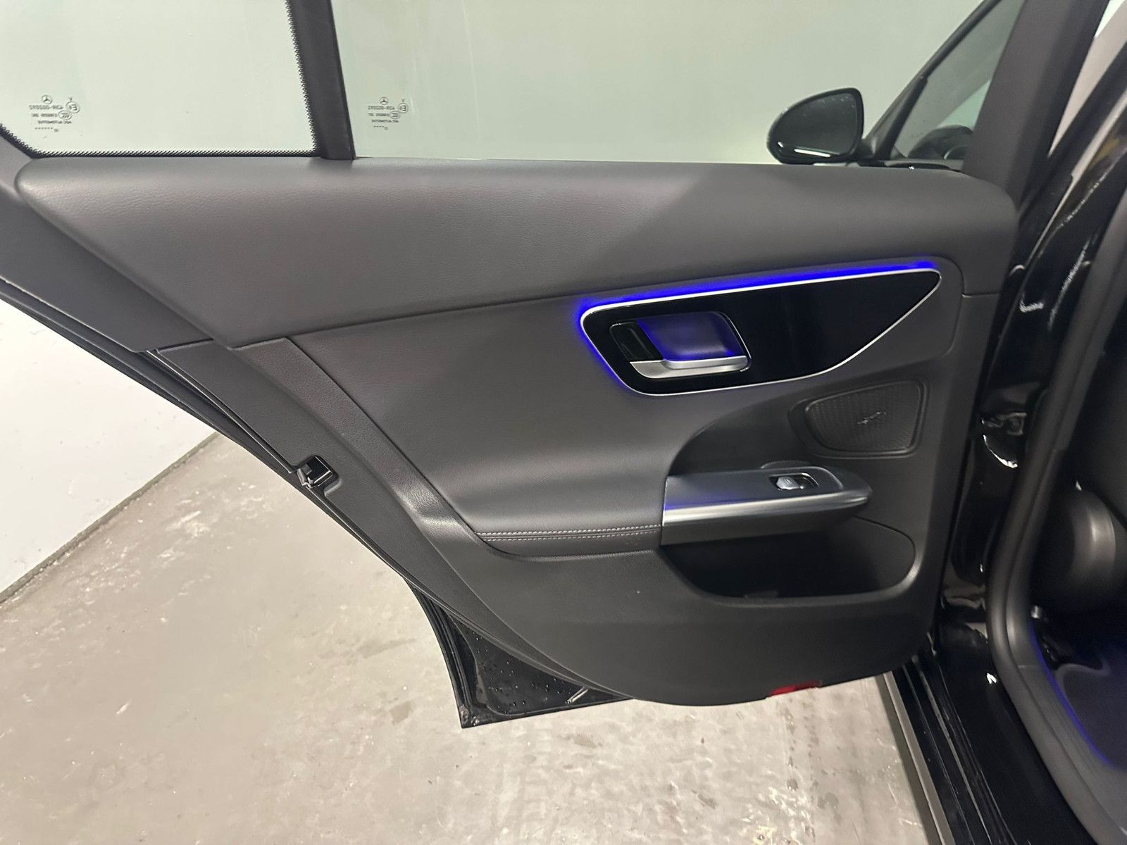 Fahrzeugabbildung Mercedes-Benz C 220 d T Autom. *AVANTGARDE*DISTRO*AHK*NIGHT