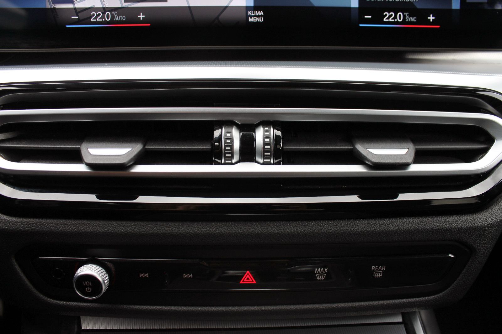 Fahrzeugabbildung BMW 318d Touring Steptr. LED ACC KAM AHK NAV CarPlay