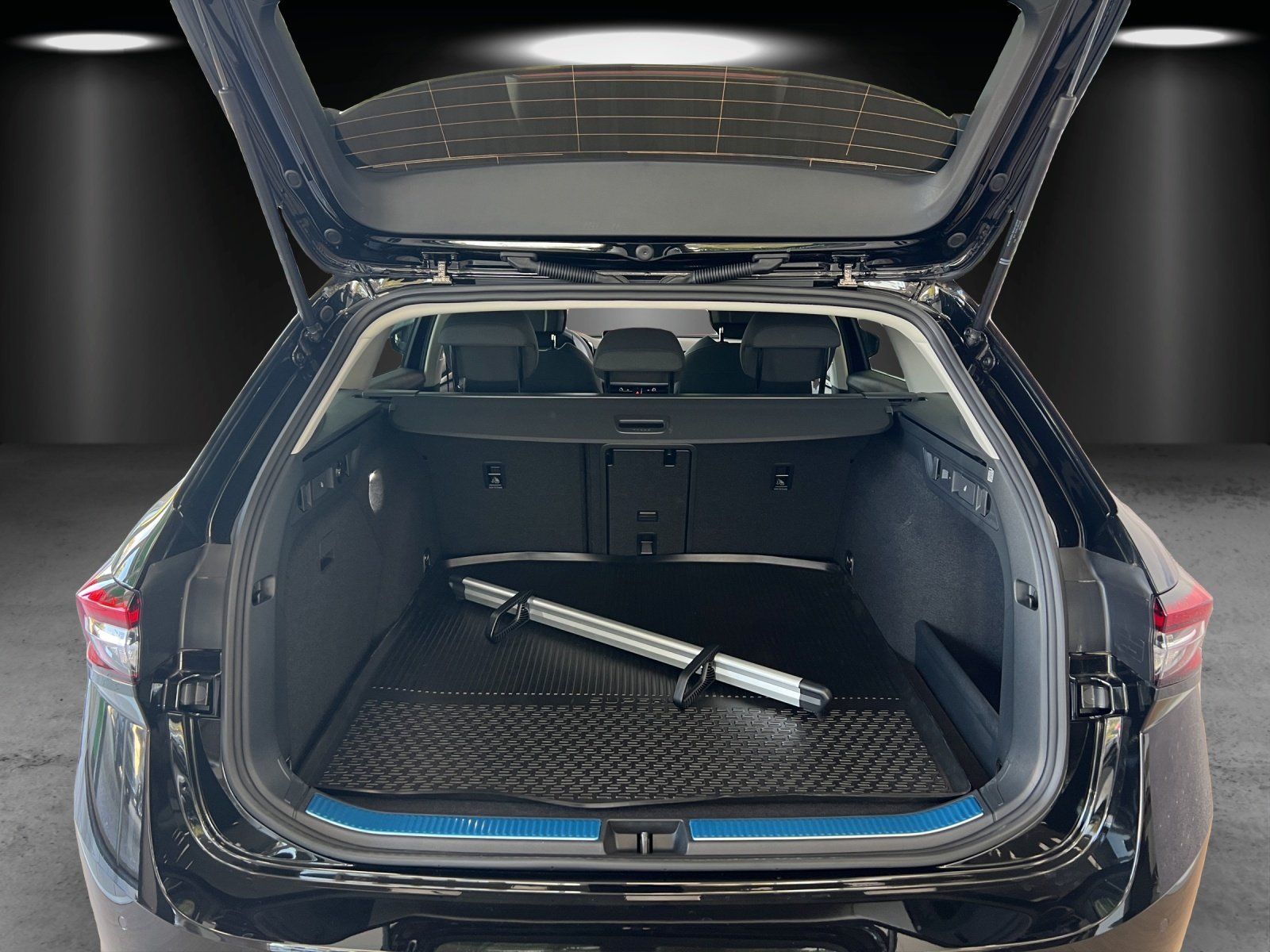 Fahrzeugabbildung SKODA Superb Combi Selection 2,0 TDI 110 kW DSG