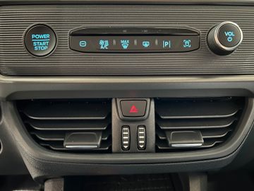 Ford Tourneo Courier Titanium AHK