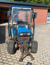 Iseki TX 2140 Zugmaschine mit Viel Zubehör  - Iseki Schlepper