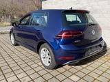 Volkswagen Golf VII Lim. Comfortline Pano Navi Massage - mit Benzin-Antrieb: Alcantara, Sitzheizung, Kleinwagen
