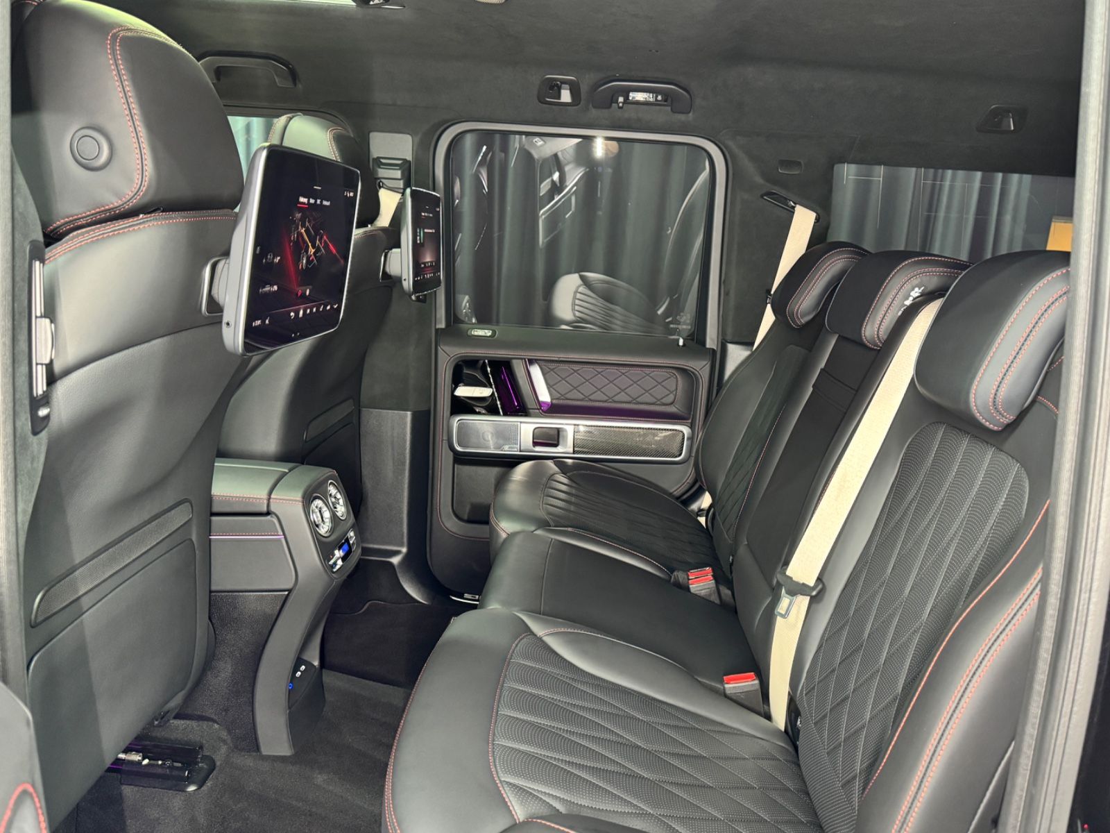 Fahrzeugabbildung Mercedes-Benz G 63 AMG|A22|CARBON|PT3|MASSAGE|KEYLESS|AHK|MY25