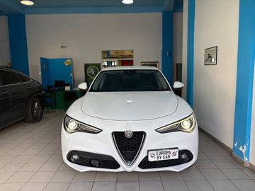 Alfa-Romeo Stelvio - 4