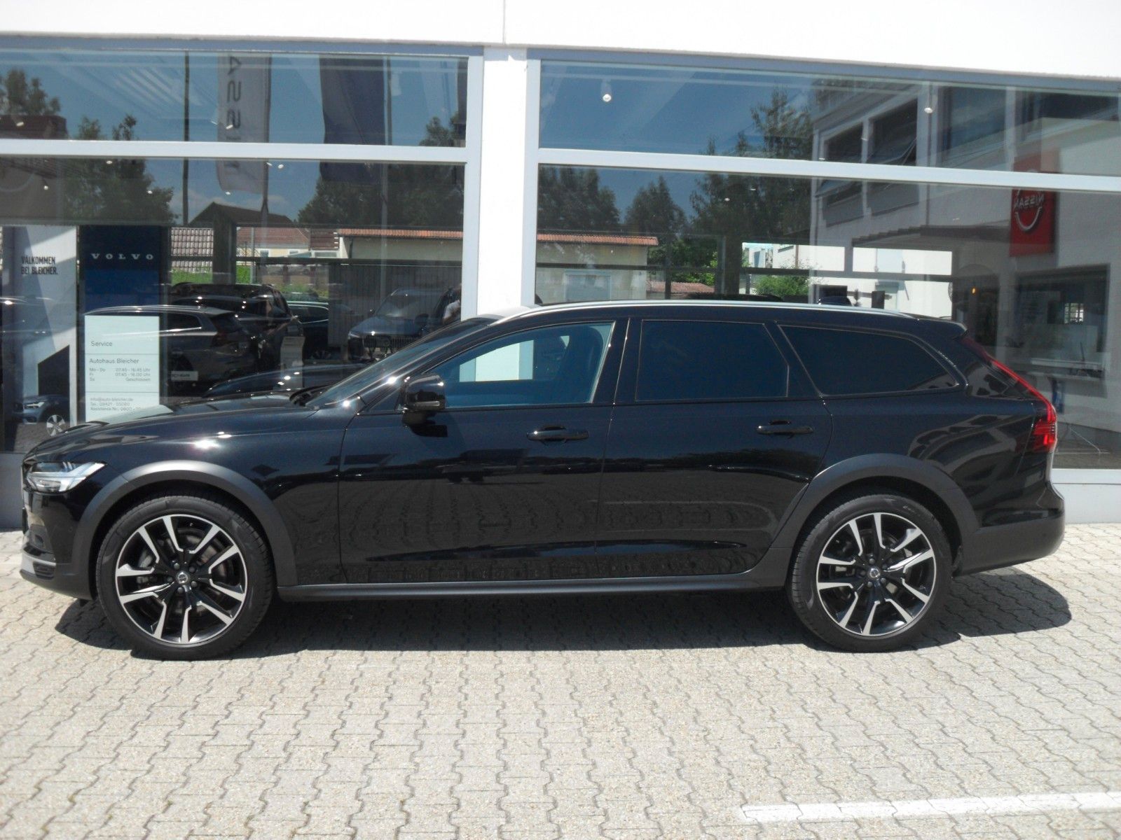 Fahrzeugabbildung Volvo V90 B4 Cross Country Plus AWD