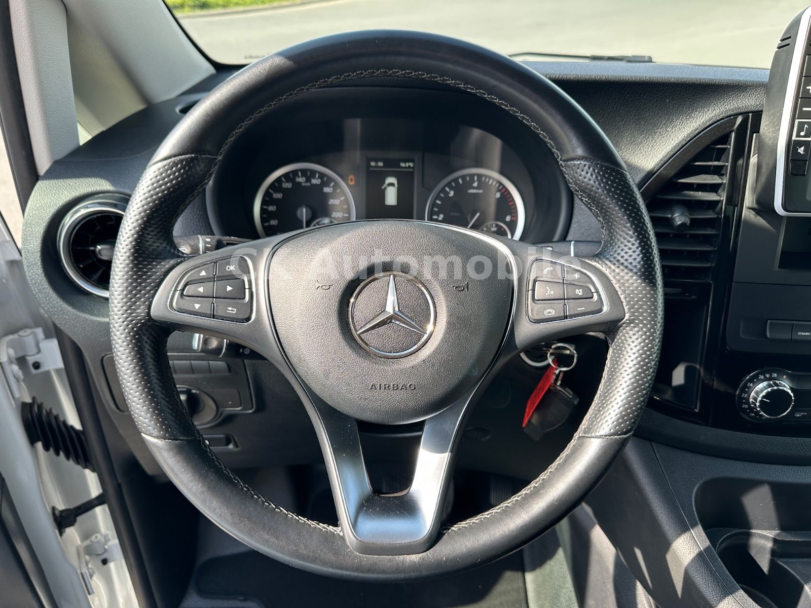Fahrzeugabbildung Mercedes-Benz Vito Mixto 119 Lang Autom./5 Sitze/Navi/LED/AHK