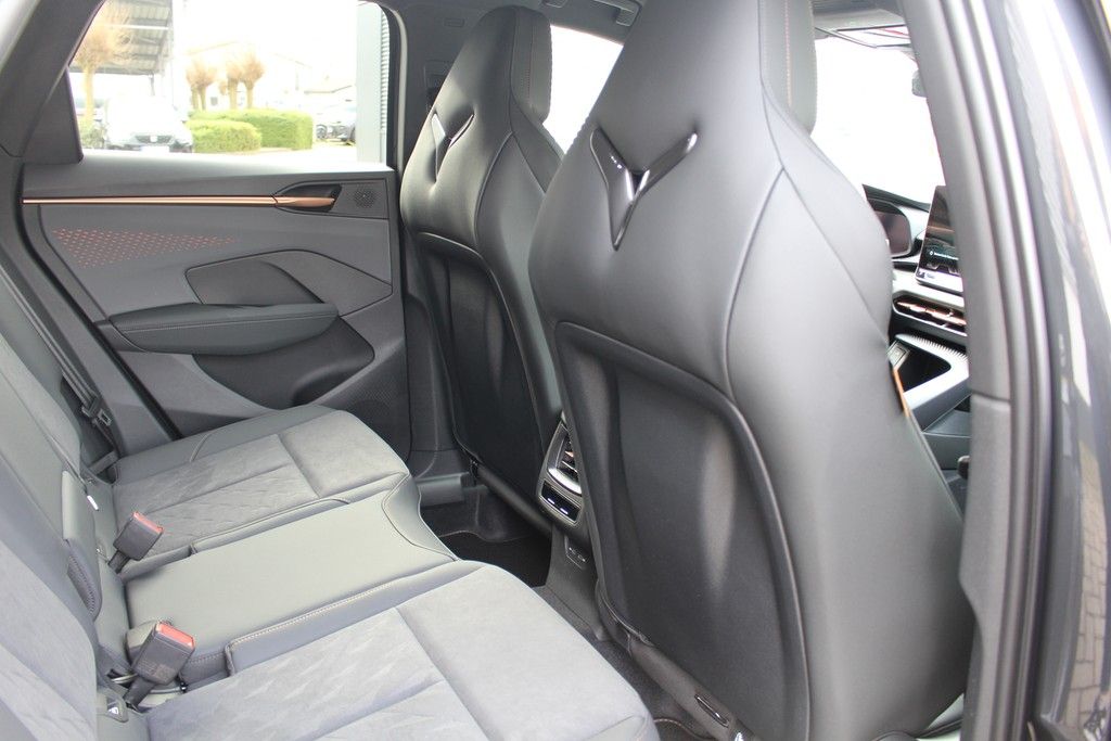 Fahrzeugabbildung CUPRA Terramar 2.0 TSI DSG 4Drive