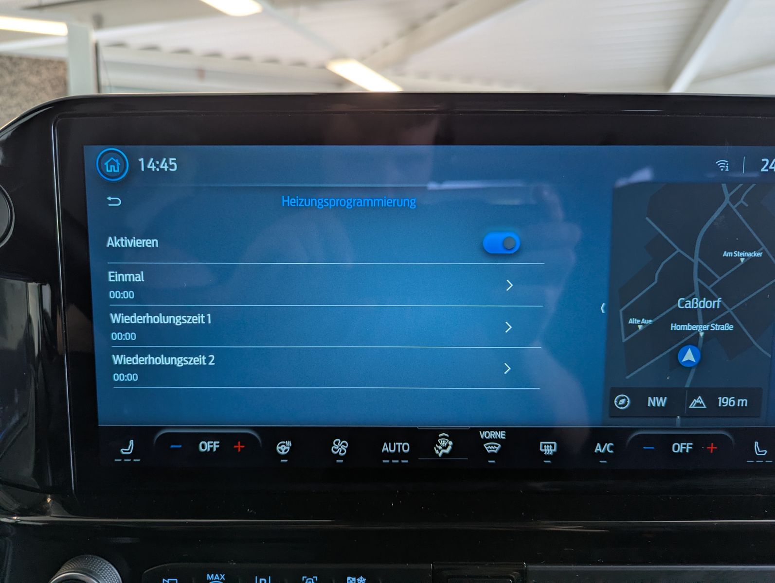 Fahrzeugabbildung Ford Tourneo Custom 320 Titaniu-X Leder Pano StHz AHK