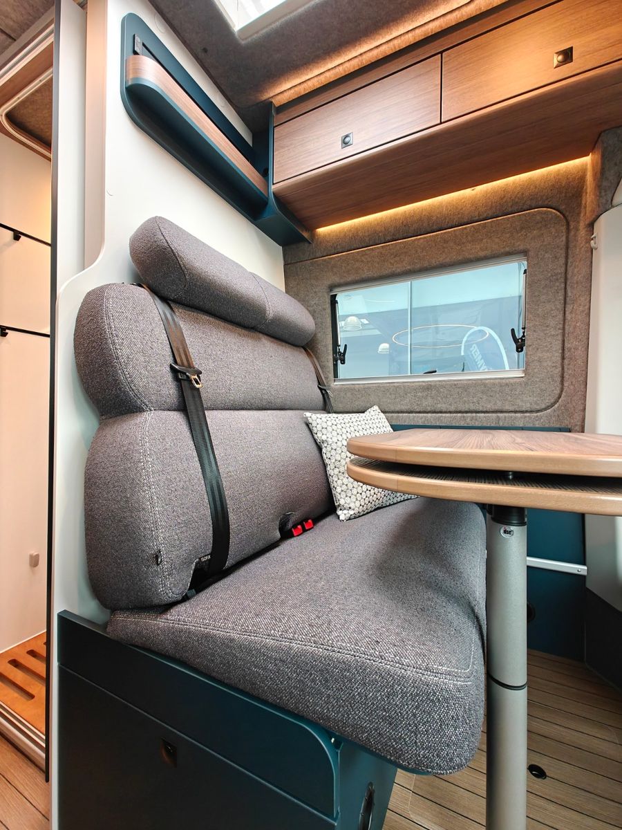 Fahrzeugabbildung HYMER / ERIBA / HYMERCAR CAR 600 - 18" A/T, Markise, AHK, VW Facelift! -