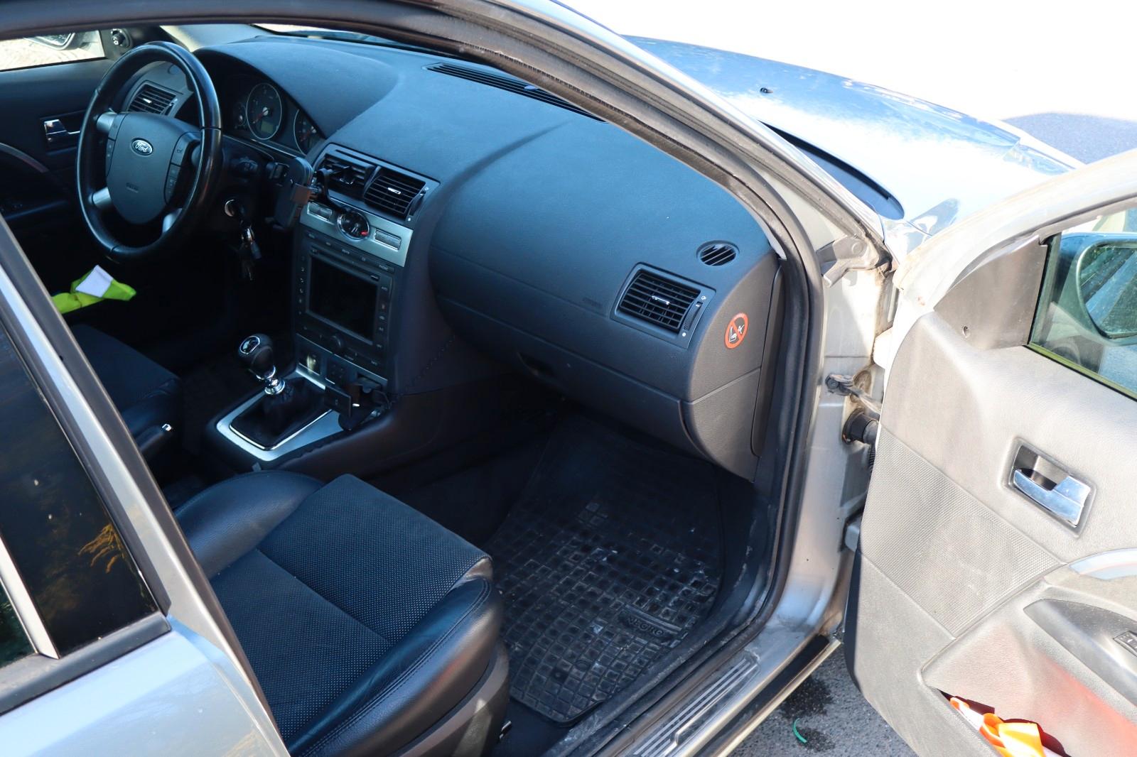 Ford Mondeo 2005 — photo 9