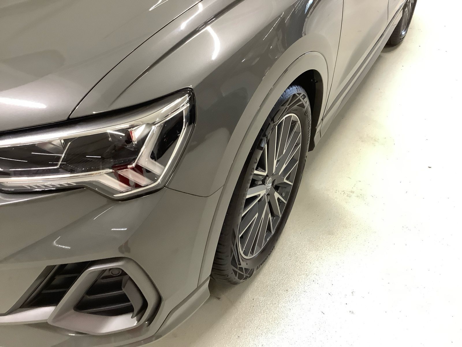 Q3 S line 45 TFSI quattro 169 kW,Navi,LED,elektr