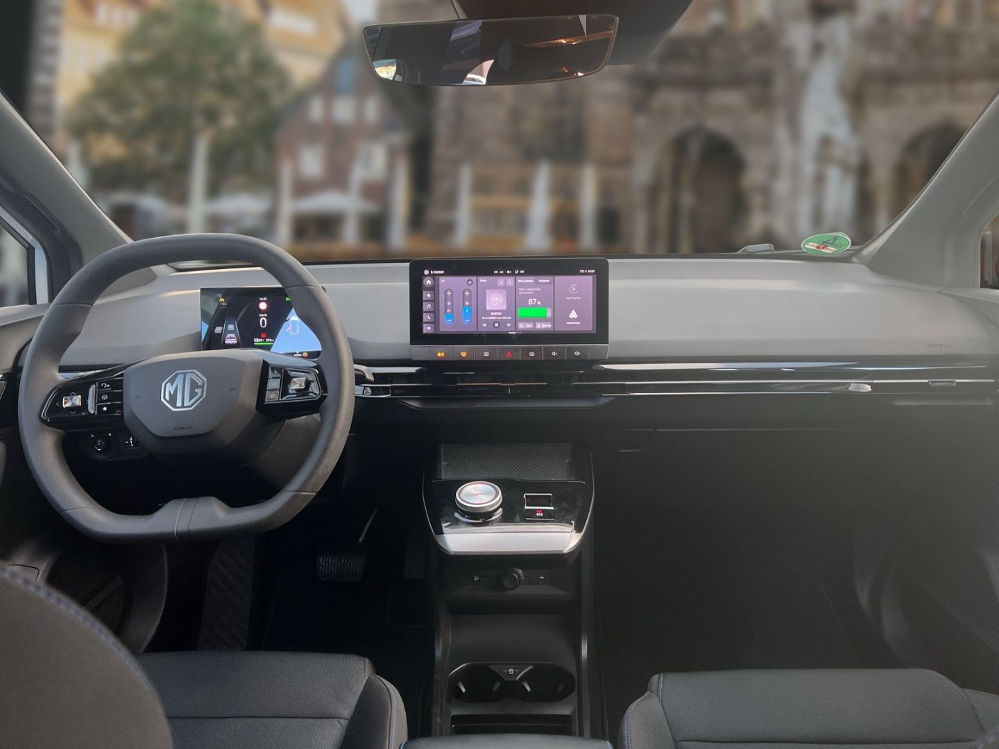 Fahrzeugabbildung MG MG4 51kWh STD Navi Soundsystem LED ACC Apple Car