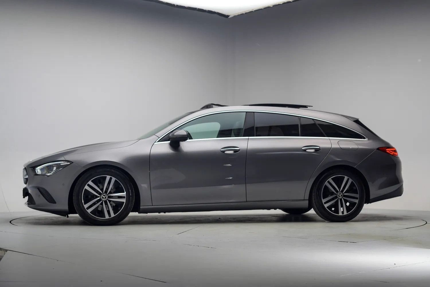 Mercedes-Benz CLA 180 Shooting Brake 180d Luxury Aut. [ Panora imagem 2