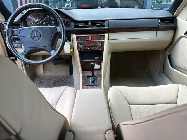 E 300 C124 Cabrio El. Verdeck Leder Memory Sitze