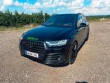 Audi SQ7 4.0 TDI quattro - schwarze Audi SQ7