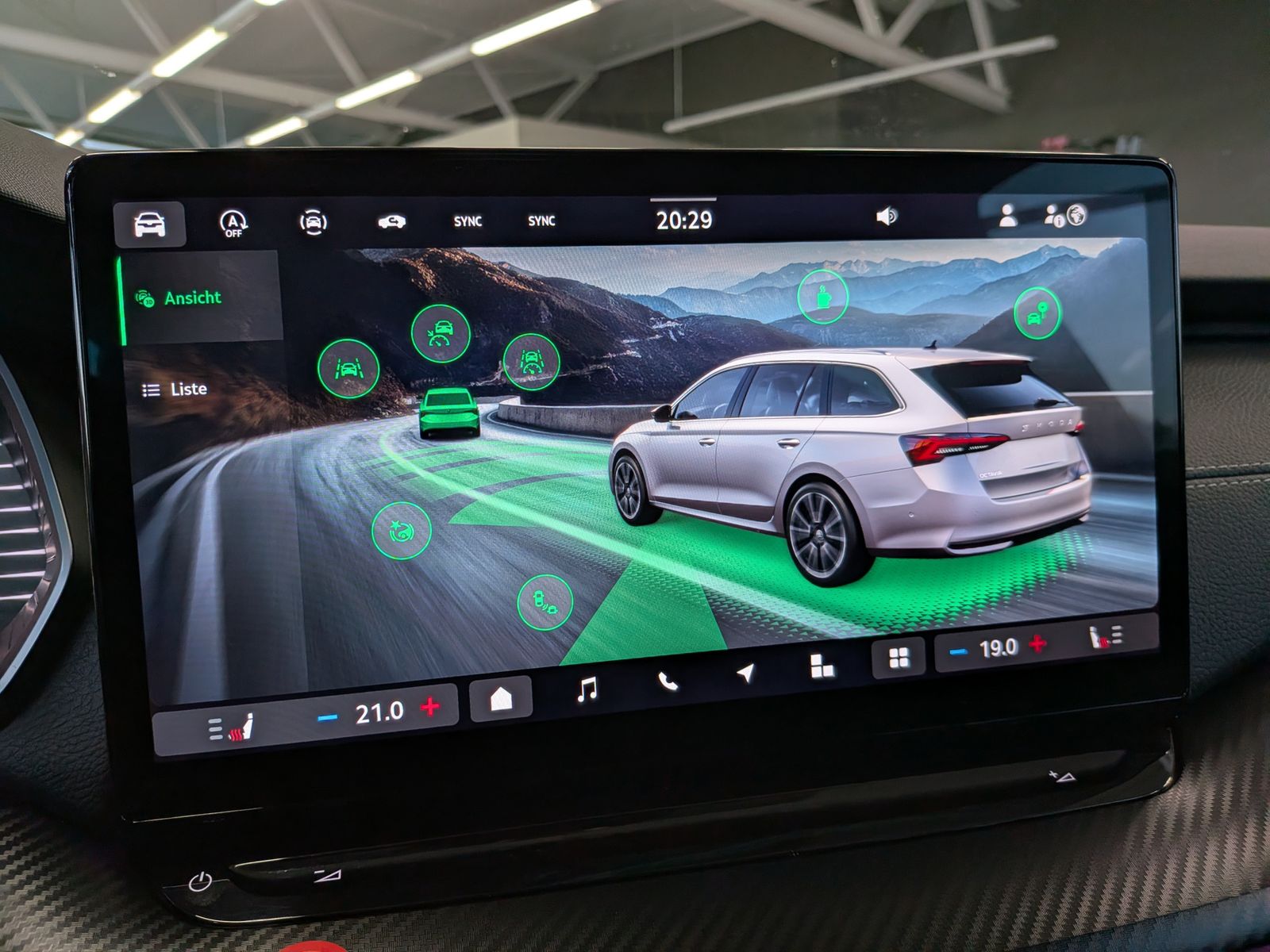 Fahrzeugabbildung SKODA Octavia 2.0 TDI DSG Sportline Matrix AHK 5J-Gara
