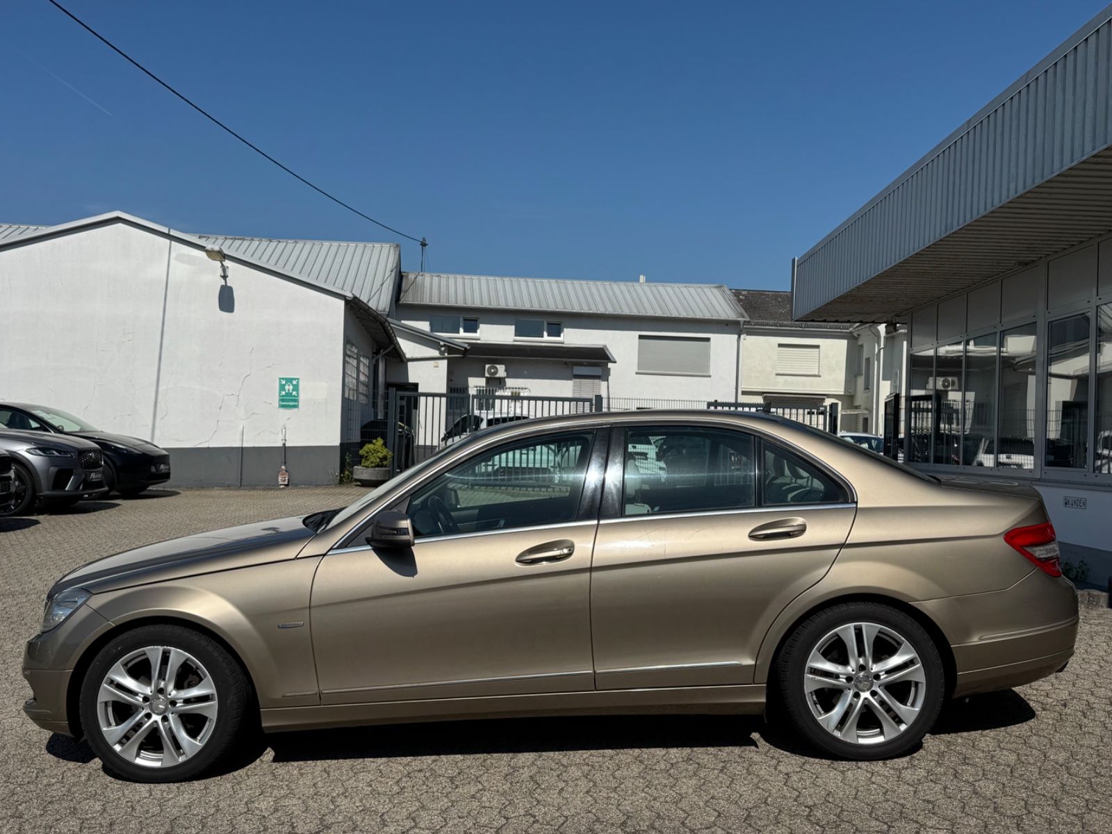 Fahrzeugabbildung Mercedes-Benz C 200 CDI BlueEfficiency/Limousine/TÜV/Xenon