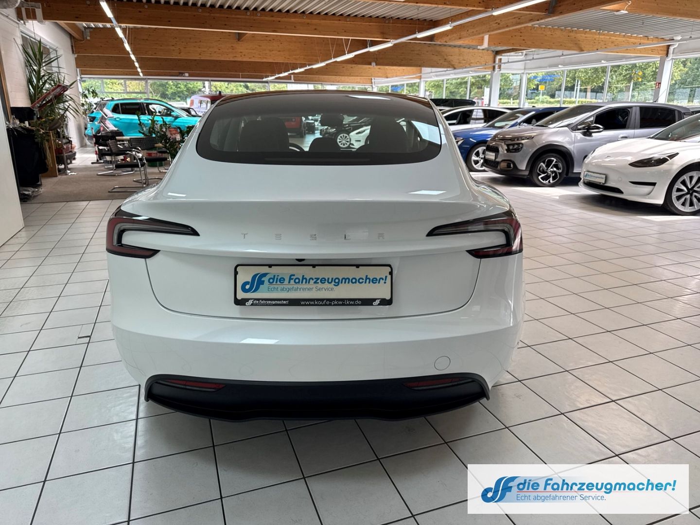 Fahrzeugabbildung Tesla Model 3 Basis RWD Leder Soundsystem ACC El. Heck