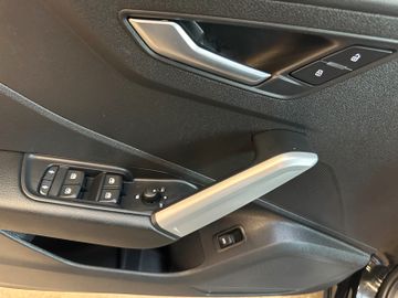 Audi Q2 30 TFSI S line *1. Hand*Klima*SHZ*Navi*BT*DAB
