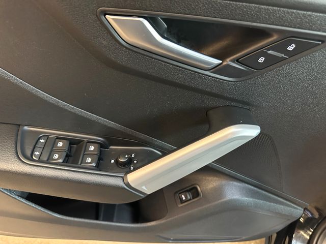 Audi Q2 30 TFSI S line *1. Hand*Klima*SHZ*Navi*BT*DAB