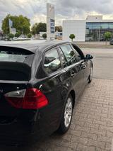 BMW E91 320i - BMW 320: 320i E91