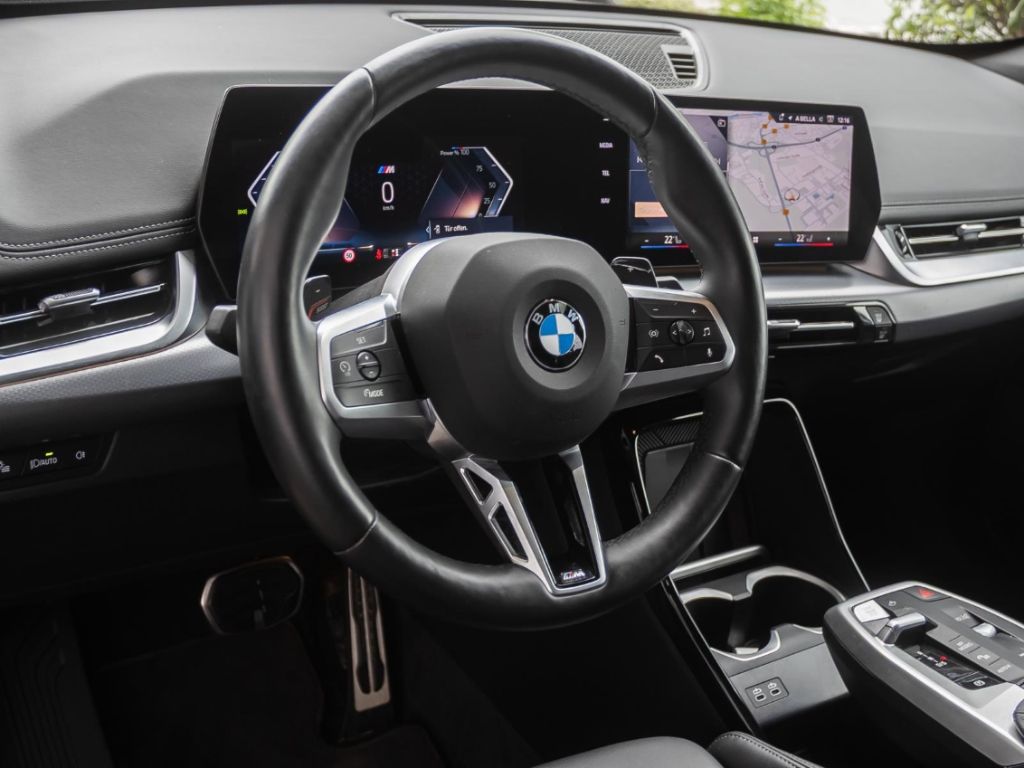 BMW X1 20iM Sport AHK Navi Panorama RFK Leder eSitze foto 8