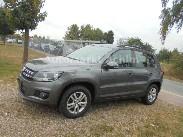Volkswagen Tiguan - 1
