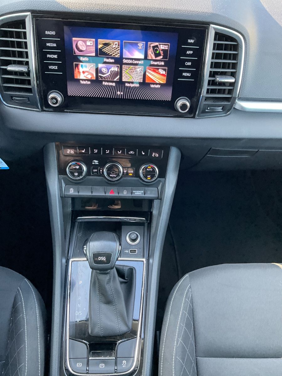 Fahrzeugabbildung SKODA Karoq 1.5 TSI DSG,CarPlay,Kamera