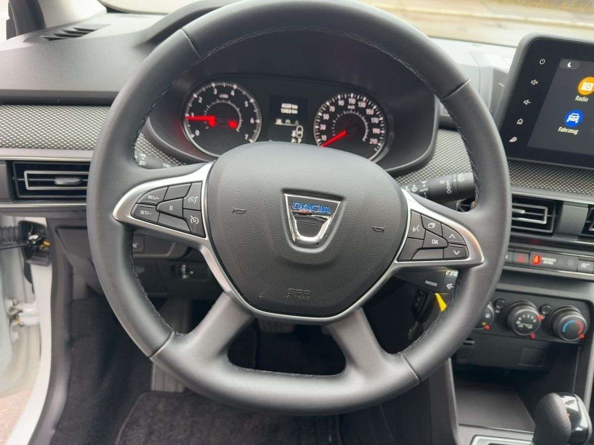 Fahrzeugabbildung Dacia Sandero Comfort TCe 90 Automatik EPH