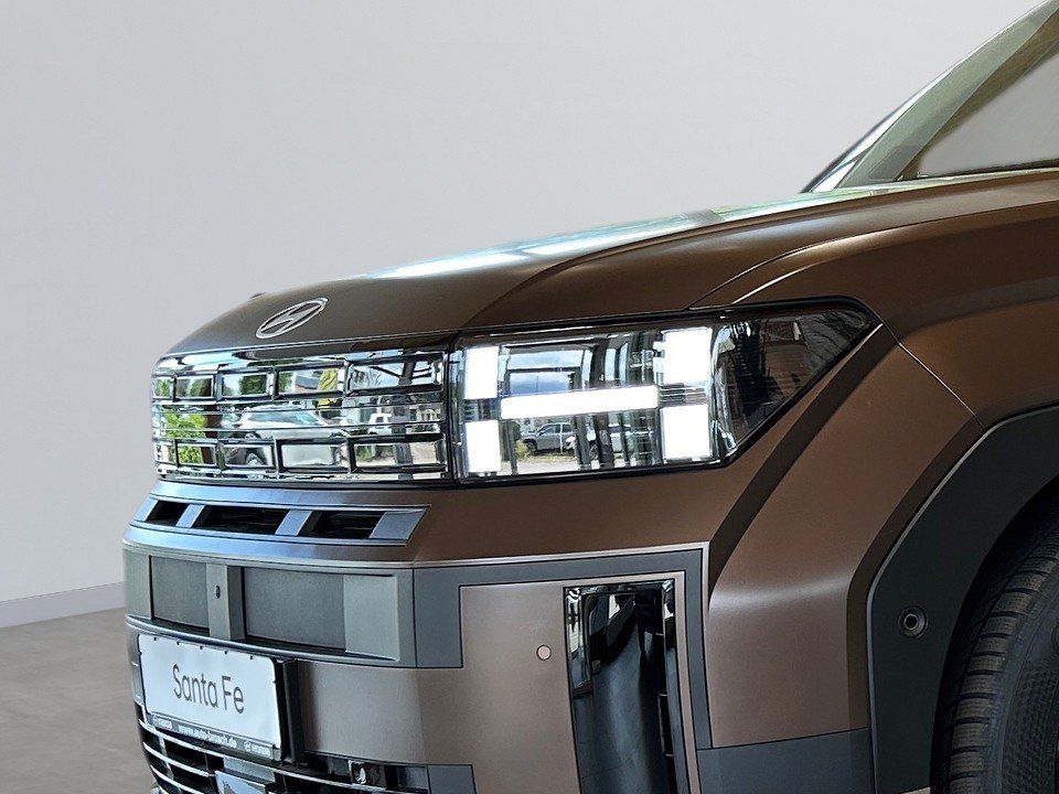 Fahrzeugabbildung Hyundai SANTA FE HEV MY25 1.6T 6AT 4WD 5SITZE INTRO PANO