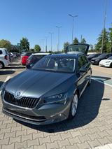 Skoda Superb 2.0 TDI SCR DSG Style Combi Style - Skoda Superb in Duisburg