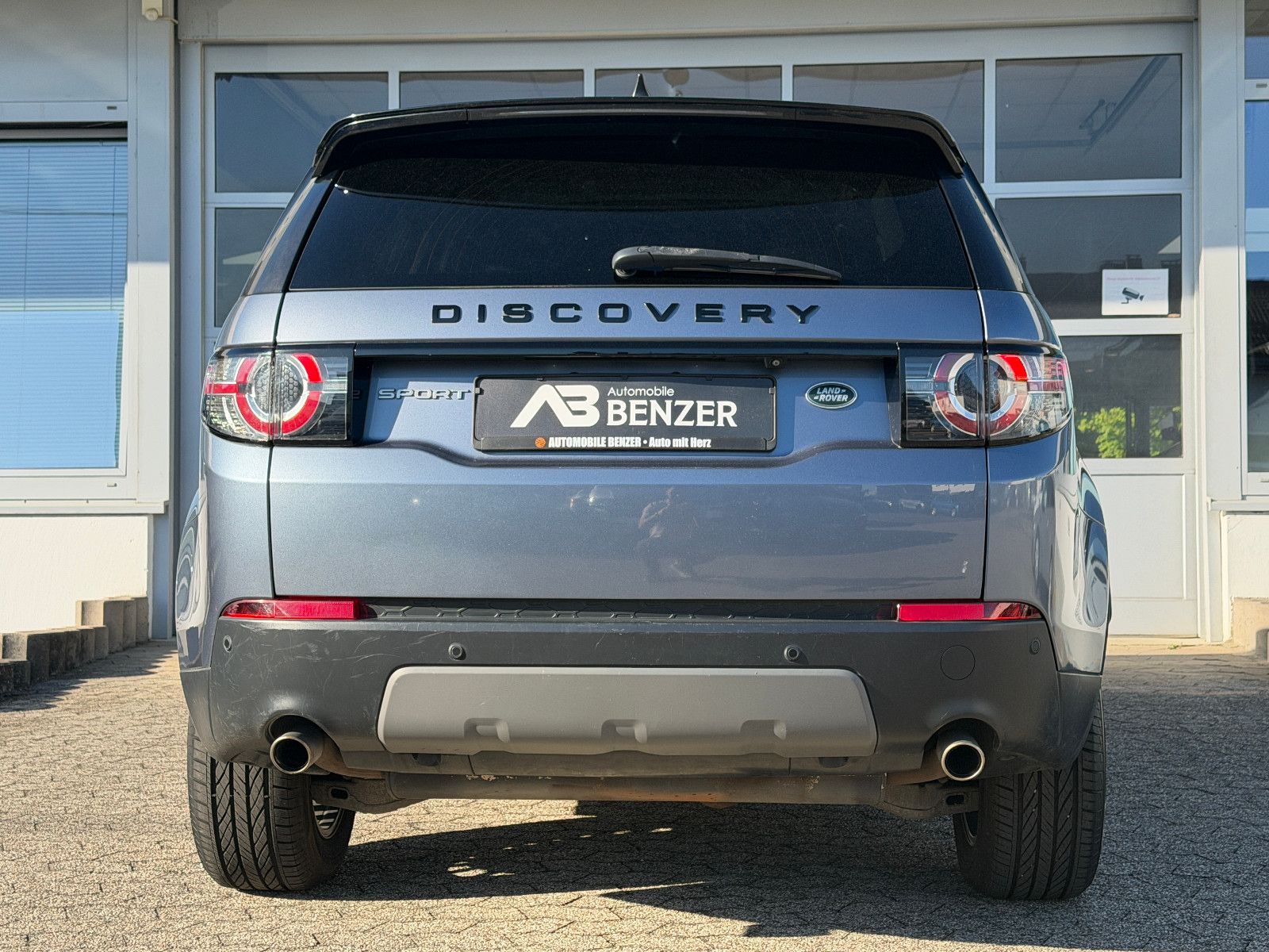 Fahrzeugabbildung Land Rover Discovery Sport SE AWD/PANO/ACC/NAVI/KAMERA/SHZ