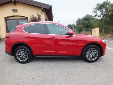 Alfa-Romeo Stelvio - 8