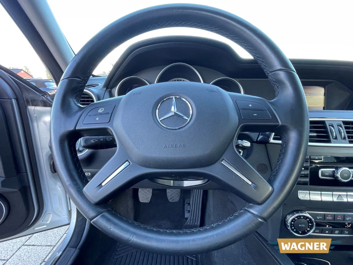 Fahrzeugabbildung Mercedes-Benz C 180 T CDI BlueEfficiency DPF Sitzheizung