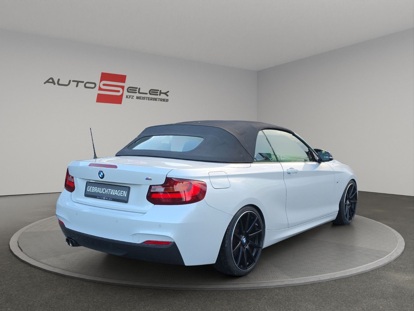 Fahrzeugabbildung BMW 218i Cabrio M Sport LEDER XENON SHZ TEMPOMAT