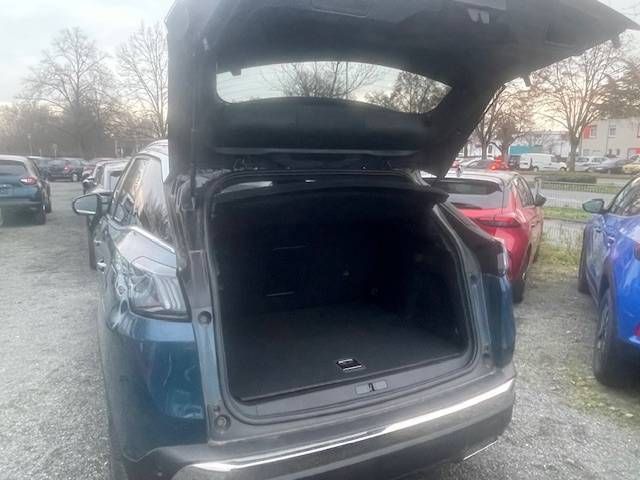 Fahrzeugabbildung Peugeot 3008 GT PlugIn Hybrid4 300 e-EAT8