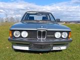 BMW 323i E21 - BMW 323: E21 323i