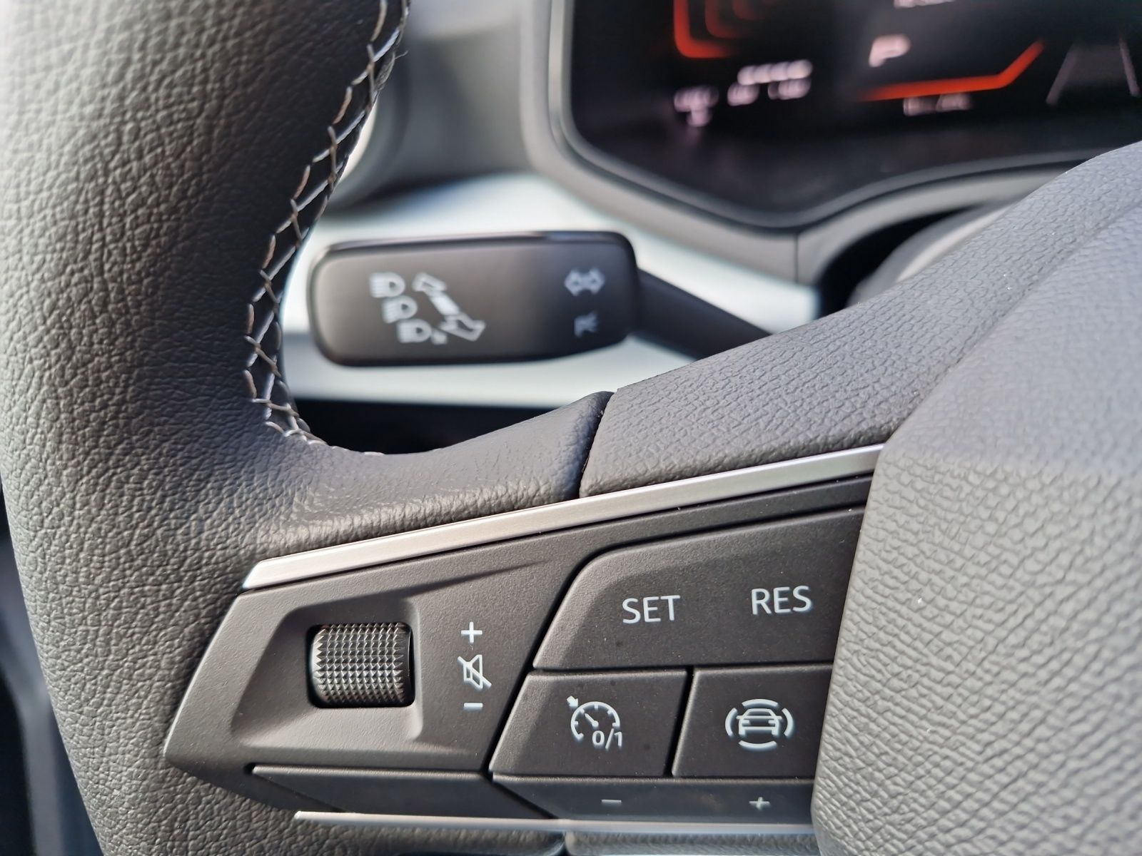 Fahrzeugabbildung SEAT Arona Road Edition 1.0 TSI DSG AHZ KLIMA