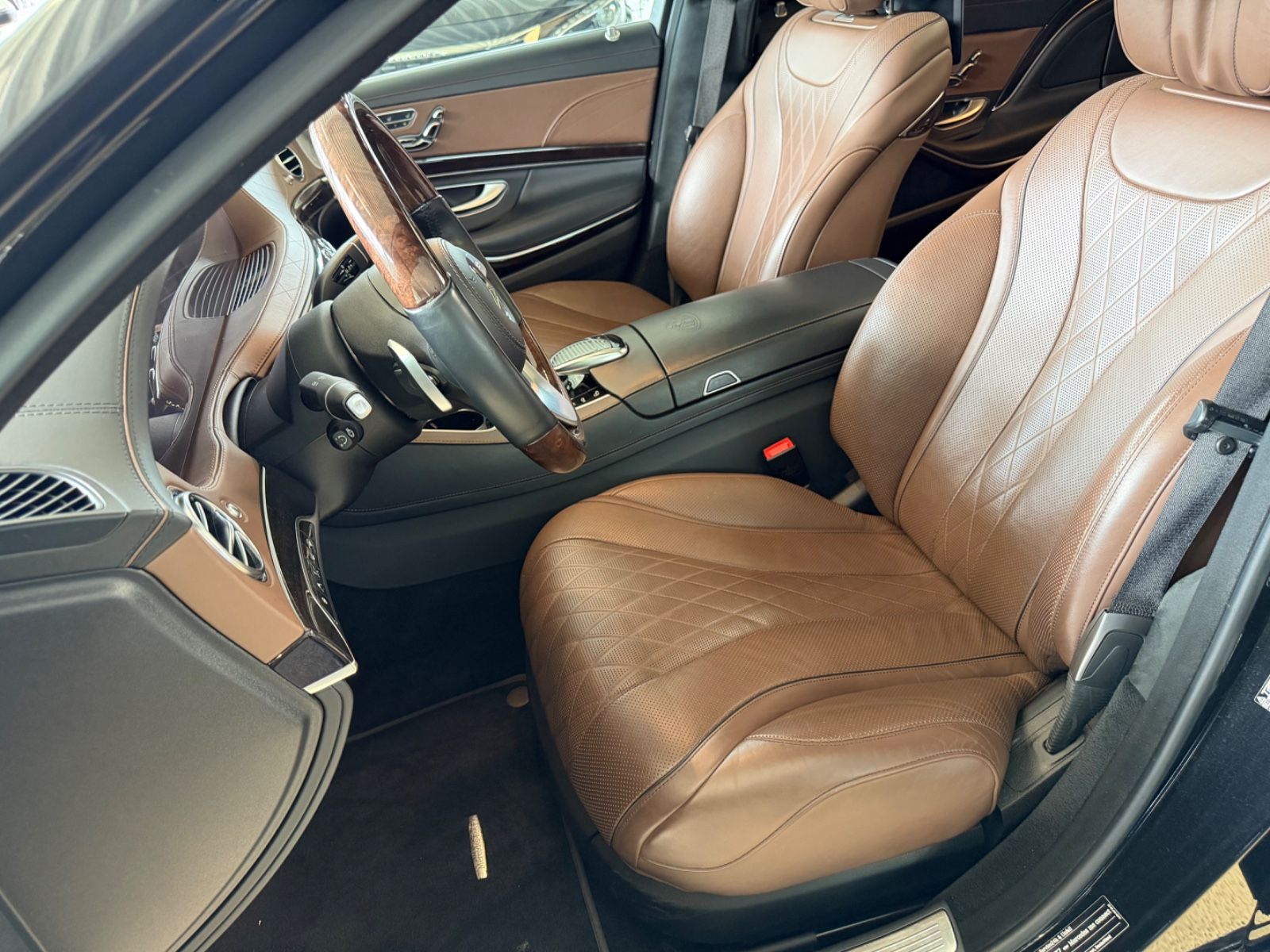 Fahrzeugabbildung Mercedes-Benz S 560 S Maybach Limousine 4Matic